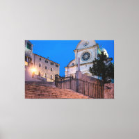 Nachtblick auf Treppe und Kirche in Split, Kroatie