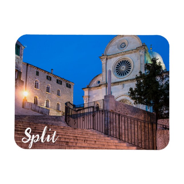 Nachtblick auf Treppe und Kirche in Split, Kroatie Magnet (Horizontal)