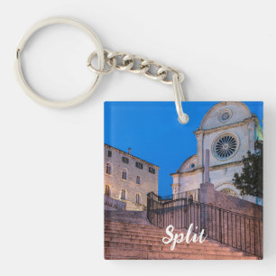 Nachtblick auf Treppe und Kirche in Split, Kroatie Schlüsselanhänger
