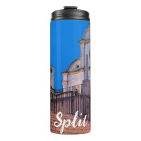 Nachtblick auf Treppe und Kirche in Split, Kroatie