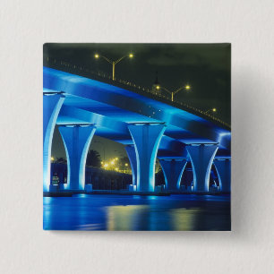 Nachtbrücke am Hafen von Miami, Florida Button