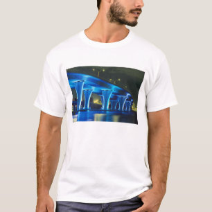 Nachtbrücke am Hafen von Miami, Florida T-Shirt