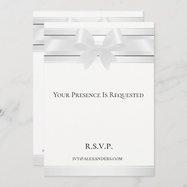 Nächte in weißem Satin auf weißer, formeller Einla Einladung (Vorne/Hinten)