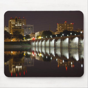 Nachtfälle auf der Market Street Bridge Mousepad