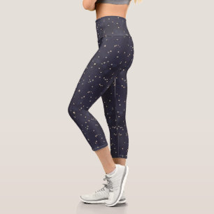 Nachthimmel und goldene Sterne Capri Leggings