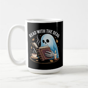 Nachtlesen mit Toten Kaffeetasse