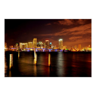 Nachts die Skyline von Miami, Florida Poster
