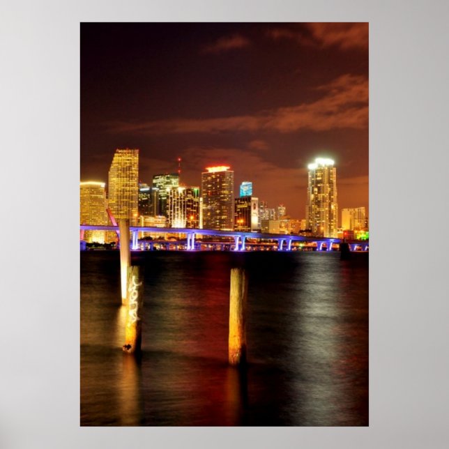 Nachts die Skyline von Miami, Florida Poster (Vorne)