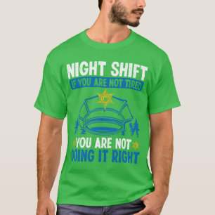 Nachtschicht Polizist Polizeiauto Polizeibeamter F T-Shirt