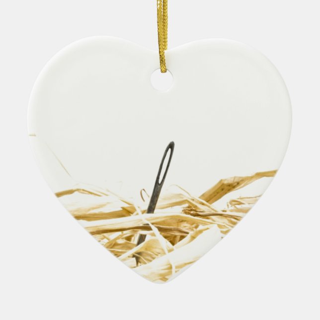 Nadel im Heuhaufen Keramikornament (Vorne)