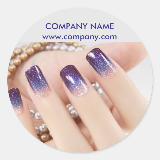 Nagel-Salon mit gürtelig-eleganter Maniküre Runder Aufkleber (Vorderseite)