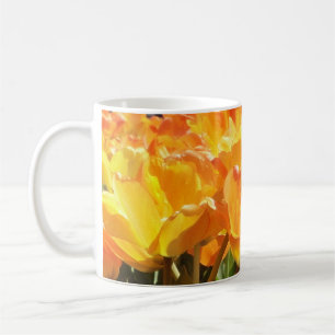 Nah-Orange- und Gelbtulpen Kaffeetasse