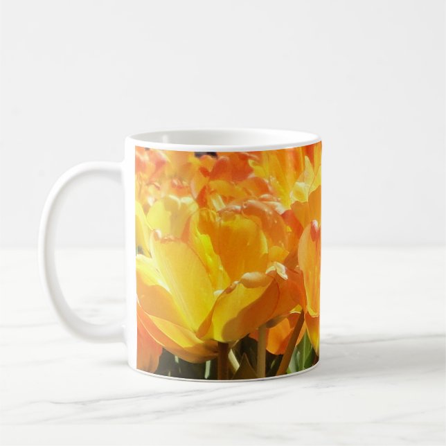 Nah-Orange- und Gelbtulpen Kaffeetasse (Links)