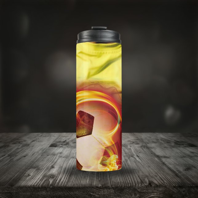 Nah-up Foto Soccer Player and Ball Thermosbecher (Von Creator hochgeladen)