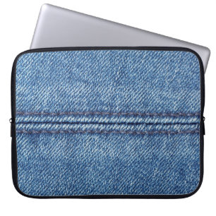 Nah-up mit blauem Denim-Hintergrund (Makro) Laptopschutzhülle