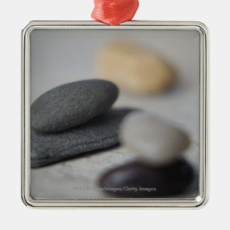 Nahaufnahme der Kiesel Silbernes Ornament
