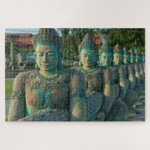 Nahaufnahme der Skulpturen eines Künstlers Puzzle