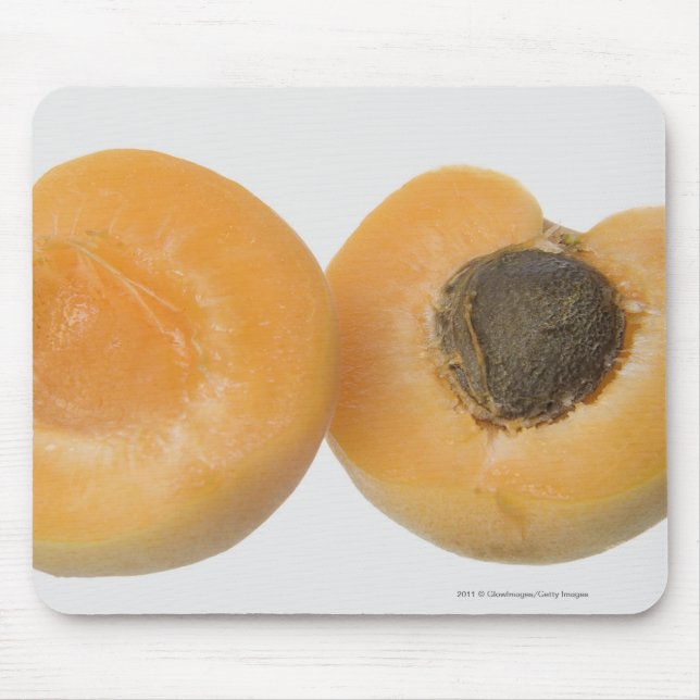 Nahaufnahme des Querschnitts einer Pflaume Mousepad (Vorne)