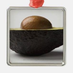 Nahaufnahme einer Avocado Ornament Aus Metall