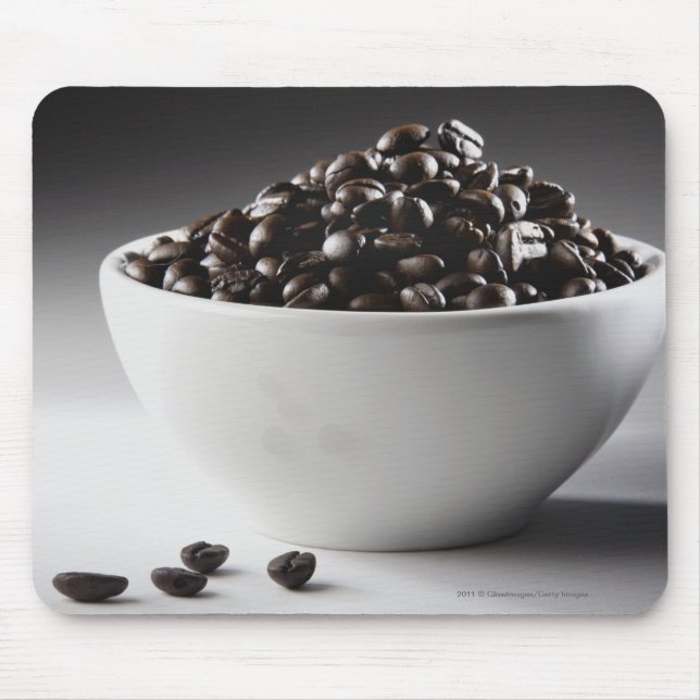 Nahaufnahme einer Schüssel voll Kaffeebohnen Mousepad (Vorne)