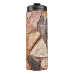 Nahaufnahme einer Steinmauer als Hintergrundbild,p Thermosbecher