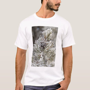 Nahaufnahme eines gefrorenen Kiefernzapfens, Yello T-Shirt