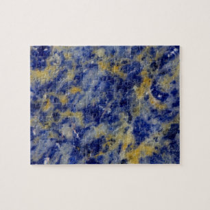 Nahaufnahme von einem blauen Sodalit Puzzle