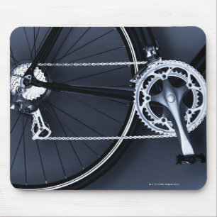 Nahaufnahme von Fahrradkette, Pedal und Gängen Mousepad
