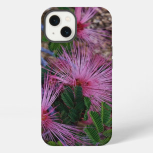Nahaufnahme von rosa Fairy Duster-Blumen iPhone 13 Hülle