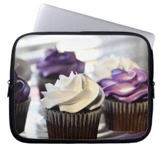 Nahe Aufbereitung von Kuchen mit selektivem Fokus  Laptopschutzhülle