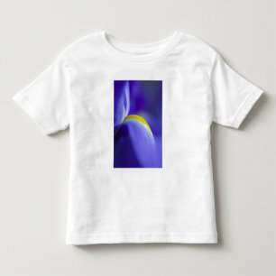 Nahe Details einer Blauen Flagge Iris. Kleinkind T-shirt