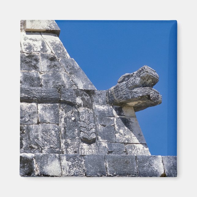 Nahe Steine machen einen alten Maya Magnet (Vorne)