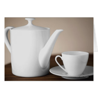 Nahe Tasse und Untertasse mit Teekessel
