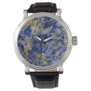 Nahen aus einer blauen Sodalite Armbanduhr