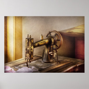 Nähen - Eine schwarz-weiße Nähmaschine Poster