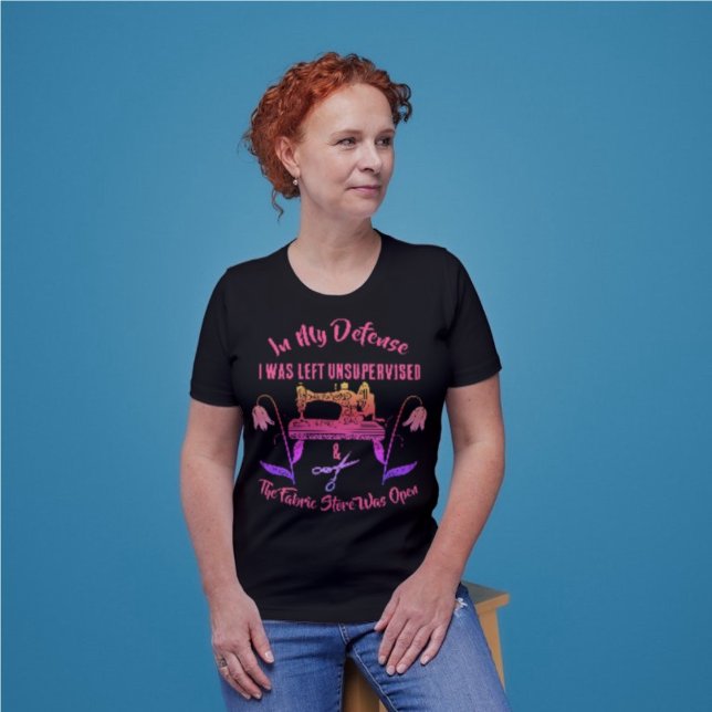Nähen eines sonnigen Zitats in der rosa Nähmaschin T-Shirt (Von Creator hochgeladen)
