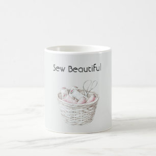 Nähen Sie einen schönen rosafarbenen weißen Fadenk Kaffeetasse