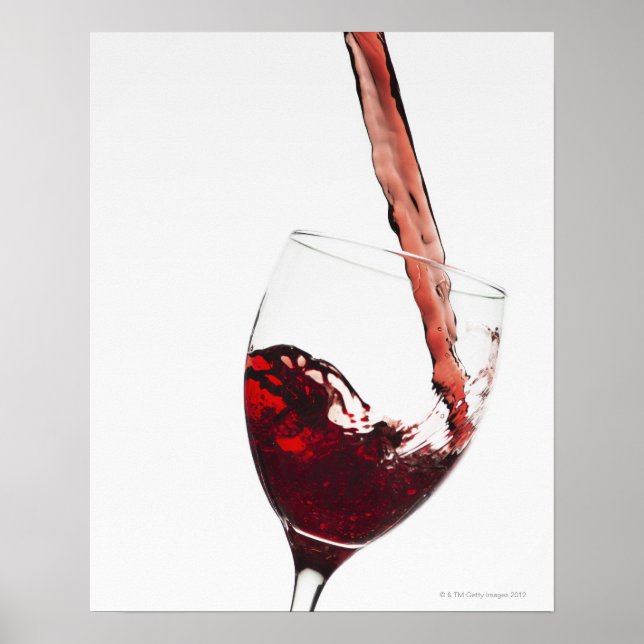 Naher Rotwein, der in Glas auf Poster (Vorne)