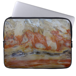 Nahes Aufsetzen von versteinertem Holz Laptopschutzhülle