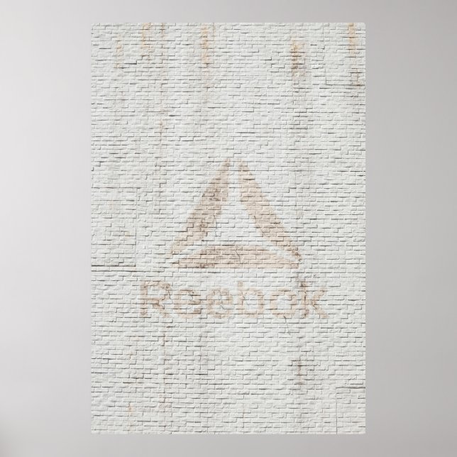 Nahes Foto des Reebok-Logos an der Wand Poster (Vorne)