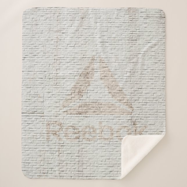 Nahes Foto des Reebok-Logos an der Wand Sherpadecke (Vorderseite)