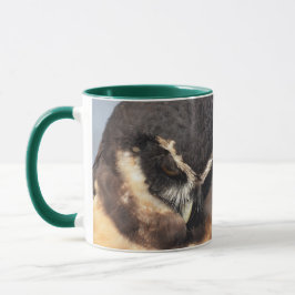 Nahes Owl, wütend nach unten schauend Tasse