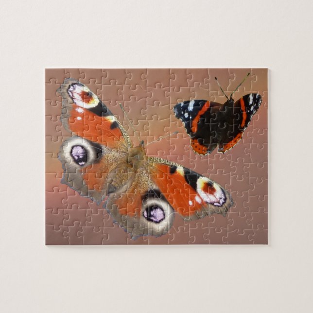 Nahes Puzzle: Pfau und Schmetterling Atalanta Puzzle (Horizontal)