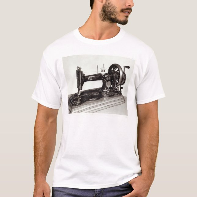 Nähmaschine der Sänger-"neuen Familie", 1865 T-Shirt (Vorderseite)