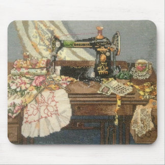 Nähmaschine und Kleid Mousepad