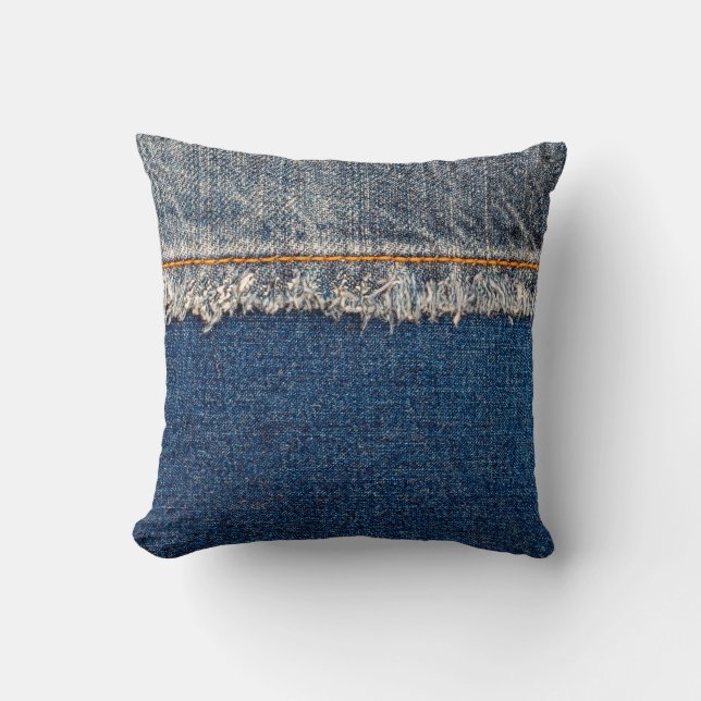 Naht mit orangefarbenem Faden auf gebleicht Kissen (Vorderseite)