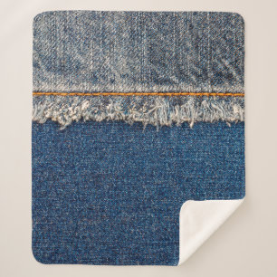 Naht mit orangefarbenem Faden auf gebleicht Sherpadecke