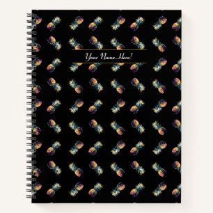 Nahtlose Ananas mit Aquarellfarbe auf schwarzem Hi Notizbuch