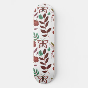 Nahtlose Blumenmuster, Vögel und Schmetterlinge Skateboard