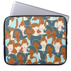 Nahtlose Muster mit schwarzen Mädchen und weißen M Laptopschutzhülle